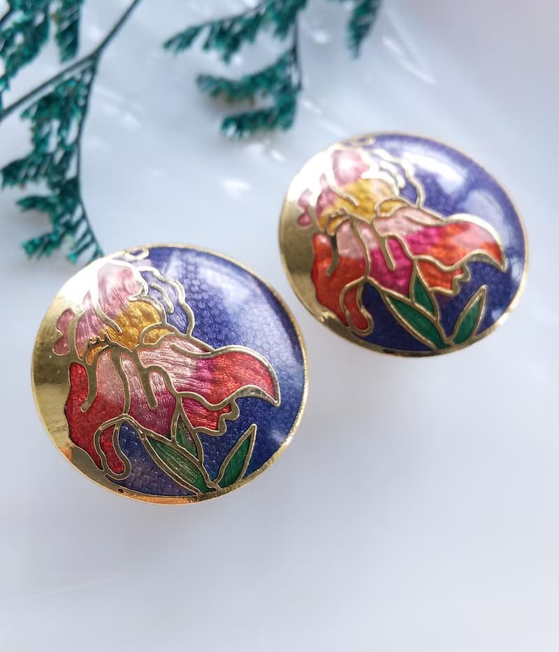 【西洋古董飾品 】景泰藍 紫色底 彩花卉 夾式耳環