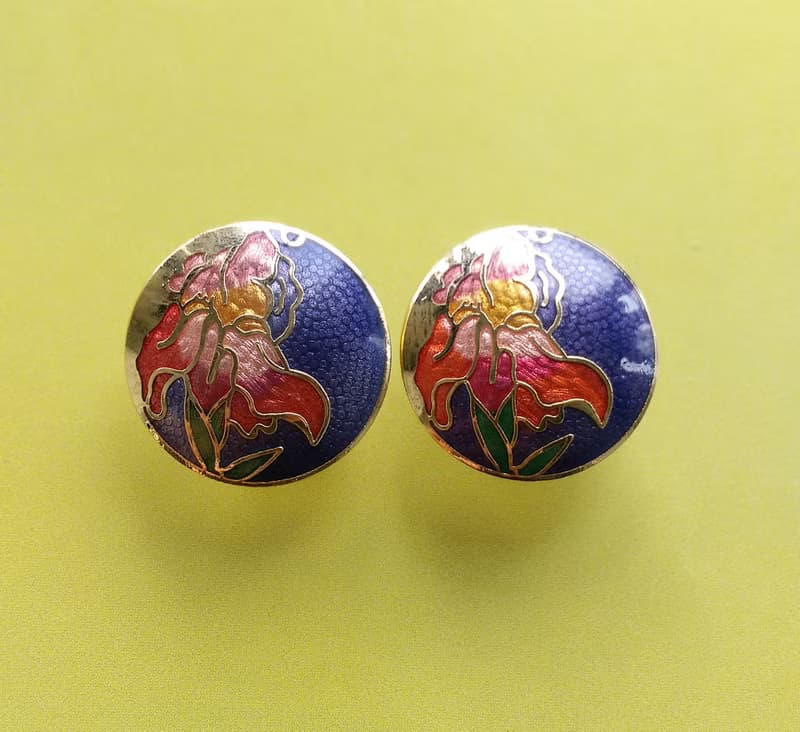 【西洋古董飾品 】景泰藍 紫色底 彩花卉 夾式耳環