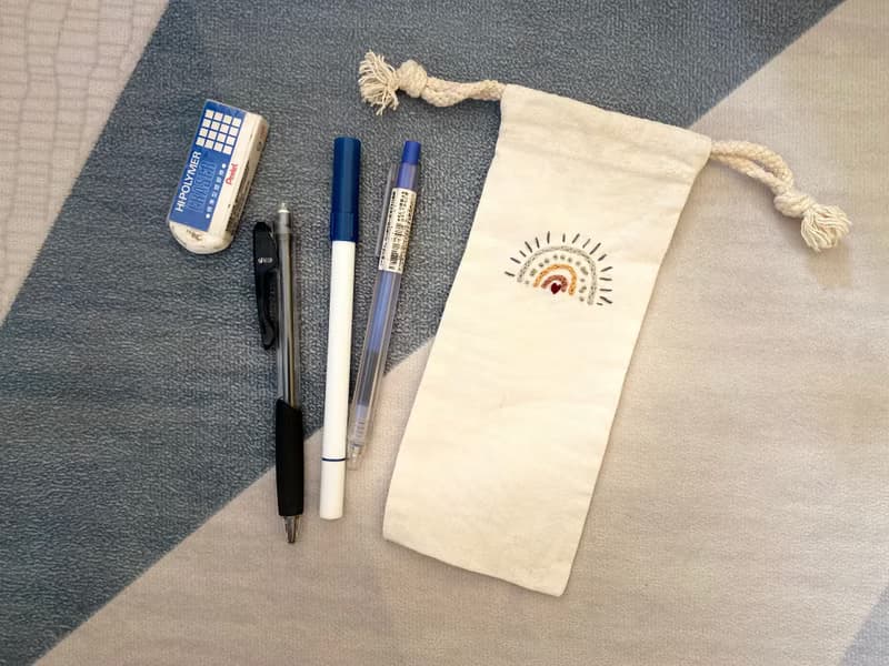 塗鴉彩虹刺繡 小筆袋 餐具袋