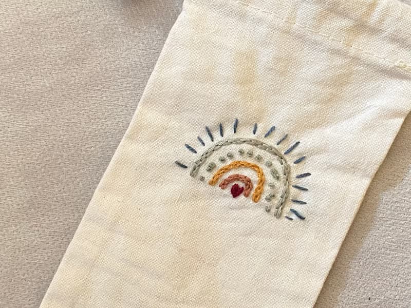 塗鴉彩虹刺繡 小筆袋 餐具袋