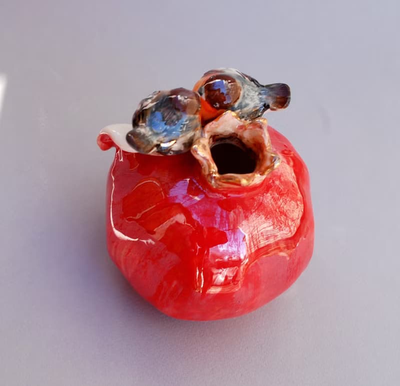 Pomegranate & birds figurine Small porcelain vase Love birds Ceramic fruits