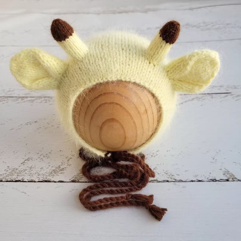 Newborn Yellow Giraffe Hat and stuffed toy, Knitted baby photo prop