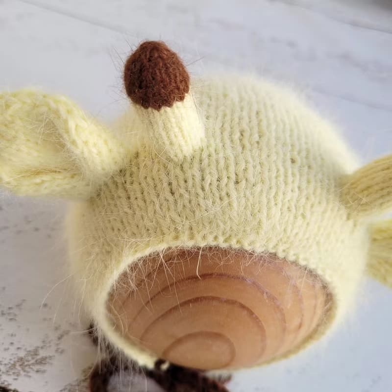 Newborn Yellow Giraffe Hat and stuffed toy, Knitted baby photo prop