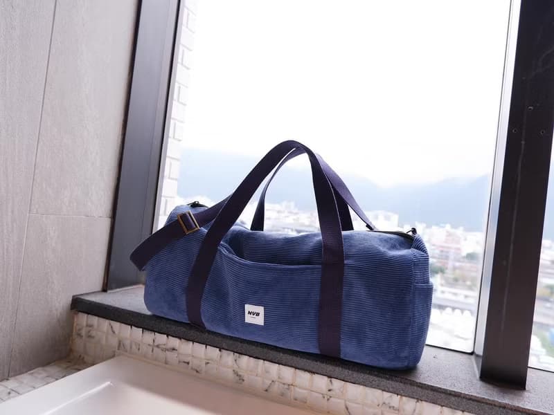 圓筒燈芯絨旅行袋
