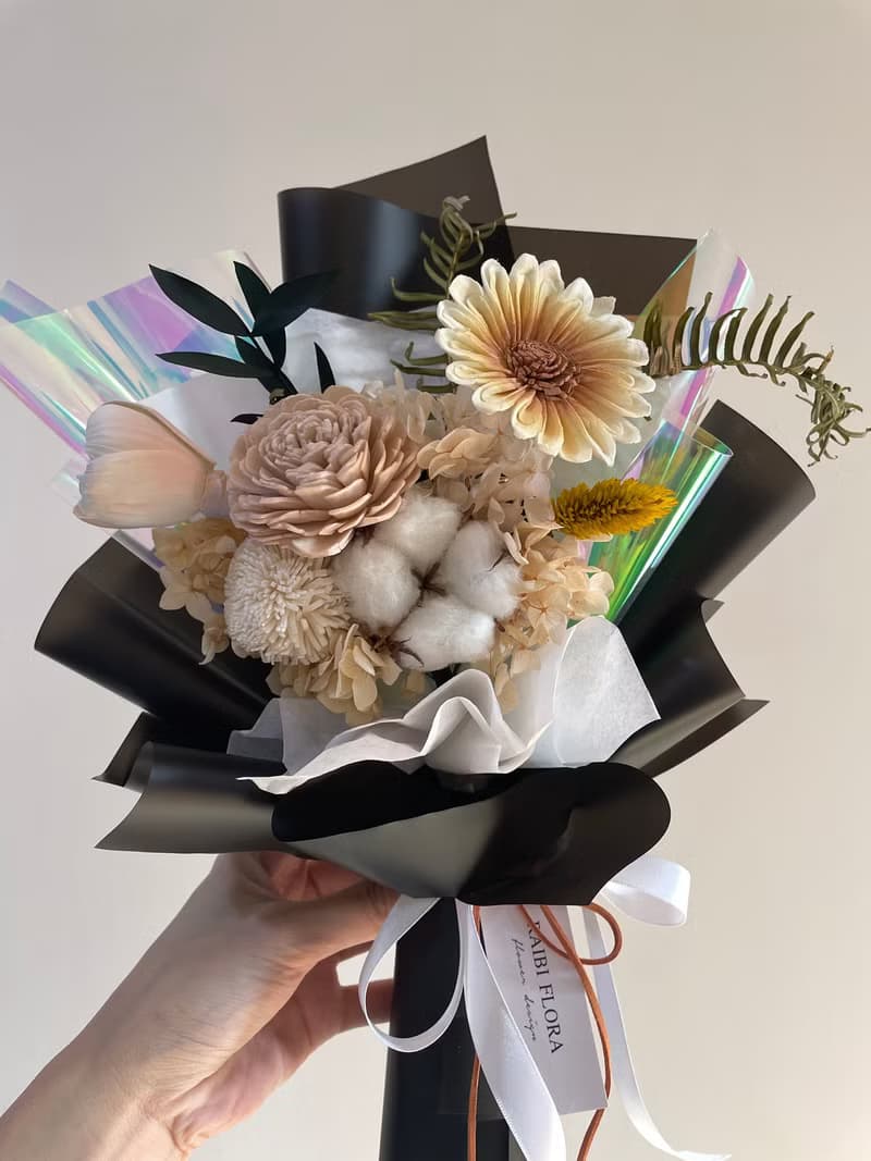 蒙夏禮安的畫作; 畢業 向日葵花束 情人節花束 生日花束 老師禮物