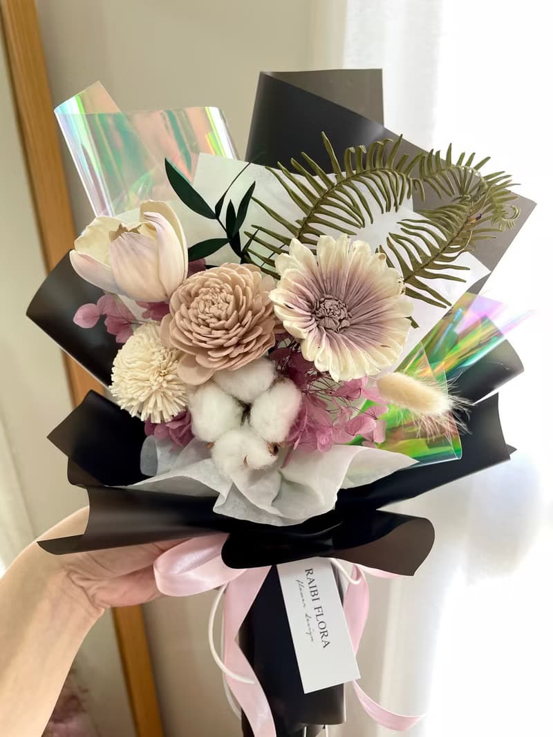 蒙夏禮安的畫作; 畢業 向日葵花束 情人節花束 生日花束 老師禮物
