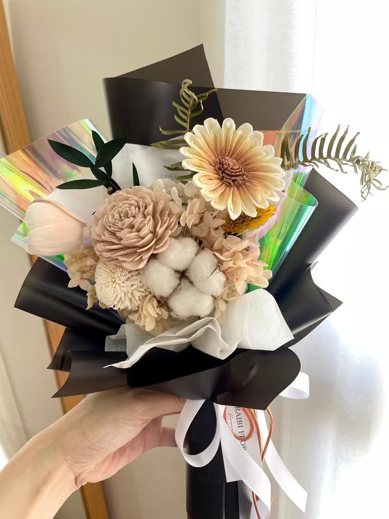 蒙夏禮安的畫作; 畢業 向日葵花束 情人節花束 生日花束 老師禮物