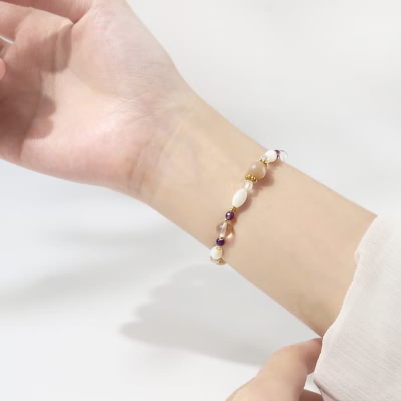 白巧克力圓舞曲 | A64珍珠母貝橙色月光石紫水晶手鍊