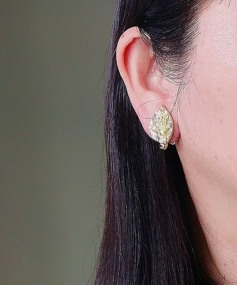 vintage jewelry  古典立體金色葉脈  夾式耳環