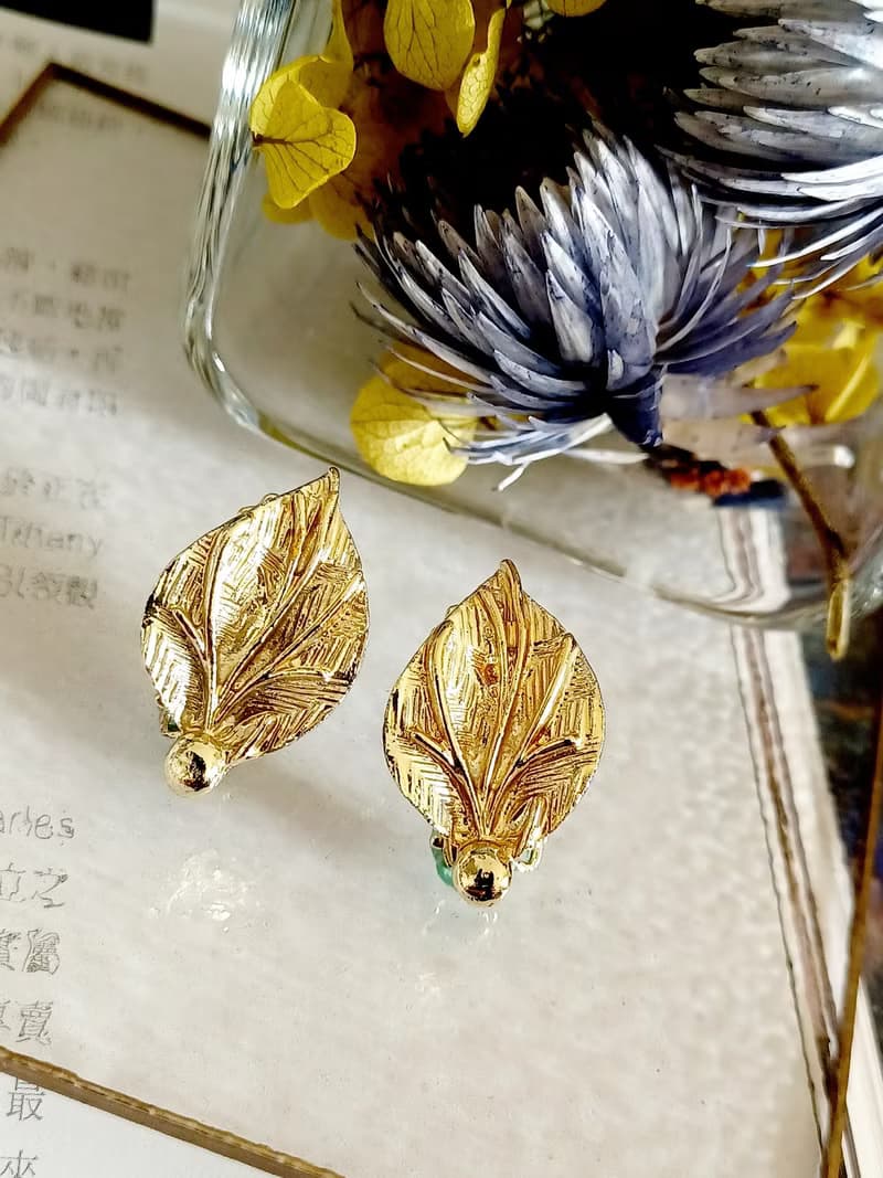 vintage jewelry  古典立體金色葉脈  夾式耳環
