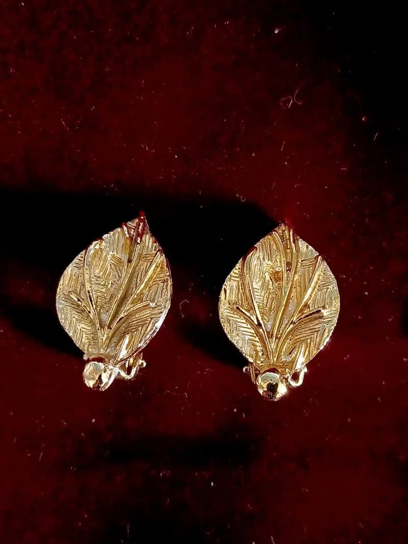 vintage jewelry  古典立體金色葉脈  夾式耳環