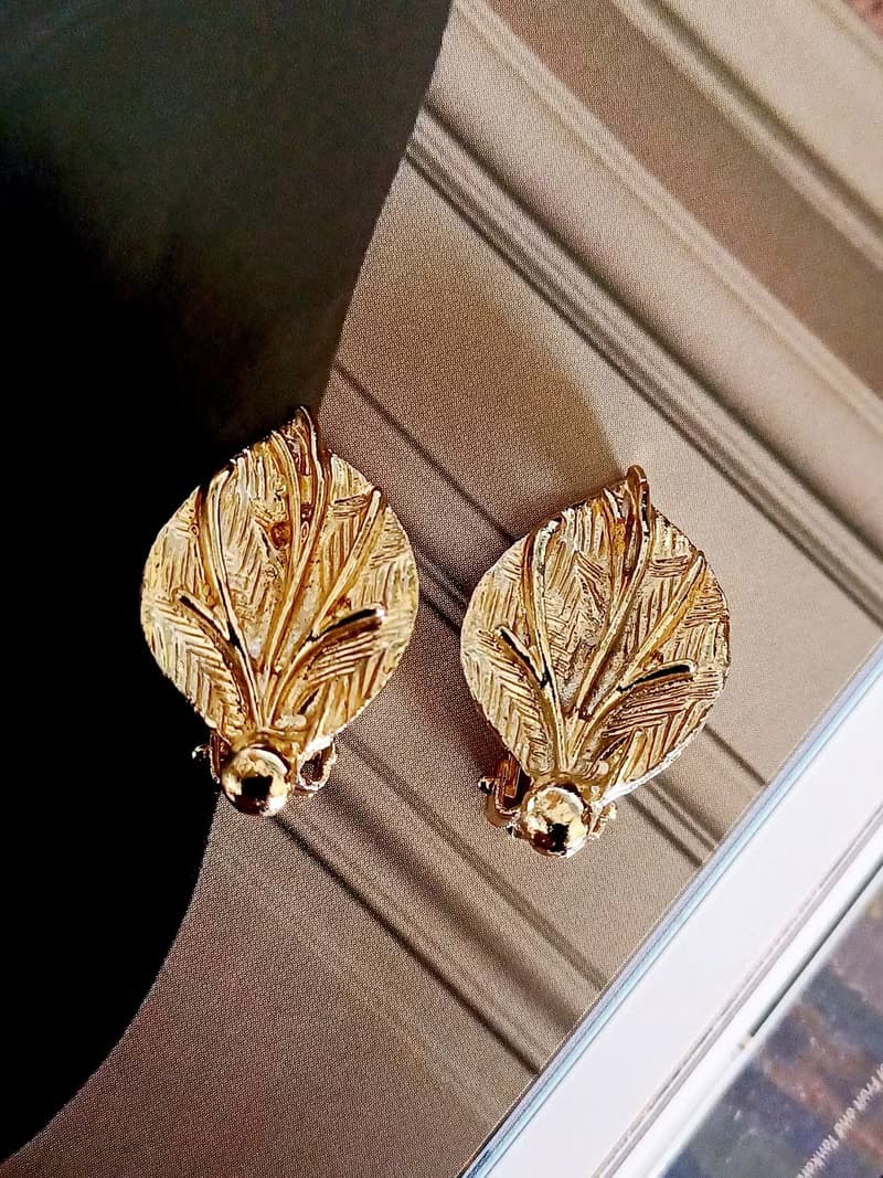 vintage jewelry  古典立體金色葉脈  夾式耳環
