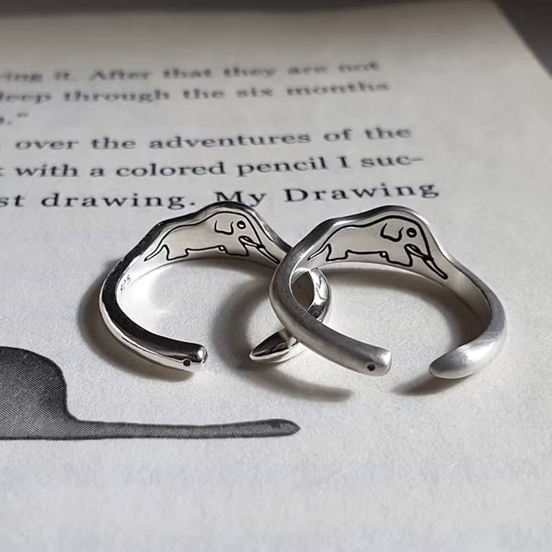 (925 Sterling Silver) Boa Constrictor Eating an Elephant Ring