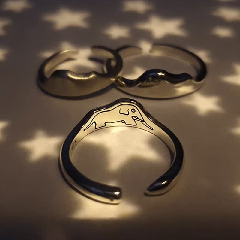 (925 Sterling Silver) Boa Constrictor Eating an Elephant Ring