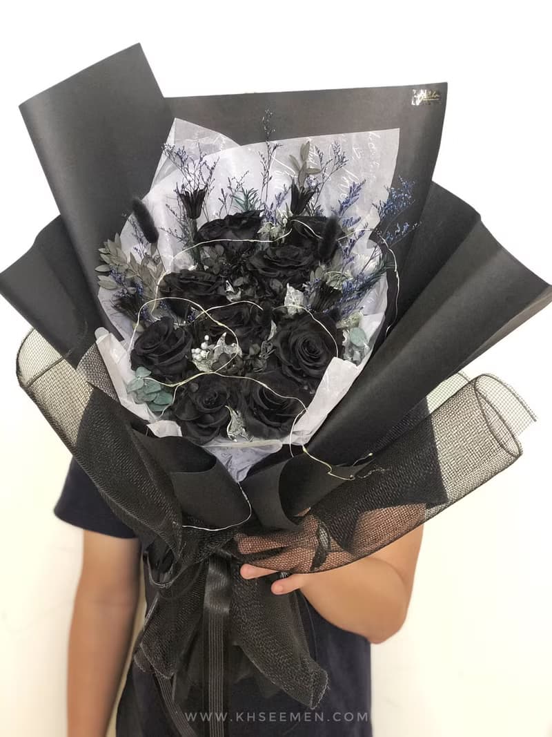 wbfxhm / 黑卡蒂女神 黑玫瑰 不凋花束 (M-XL)