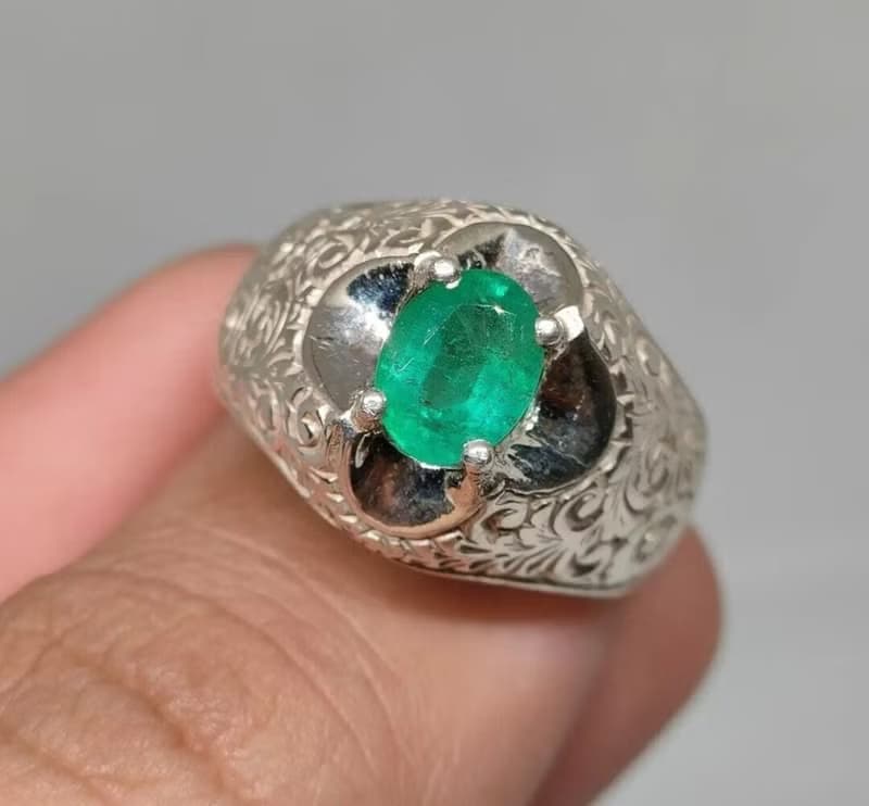Natural Vivid Green Emerald Mens Ring Sterling Silver 925 Ring Hand Art Crafted