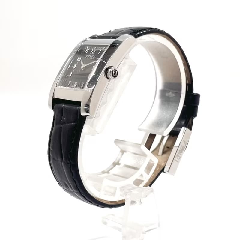 【日本直送 中古美品】フェンディ FENDI 腕時計 150-7000L-724 クラシコ ステンレススチール/レザー シルバー