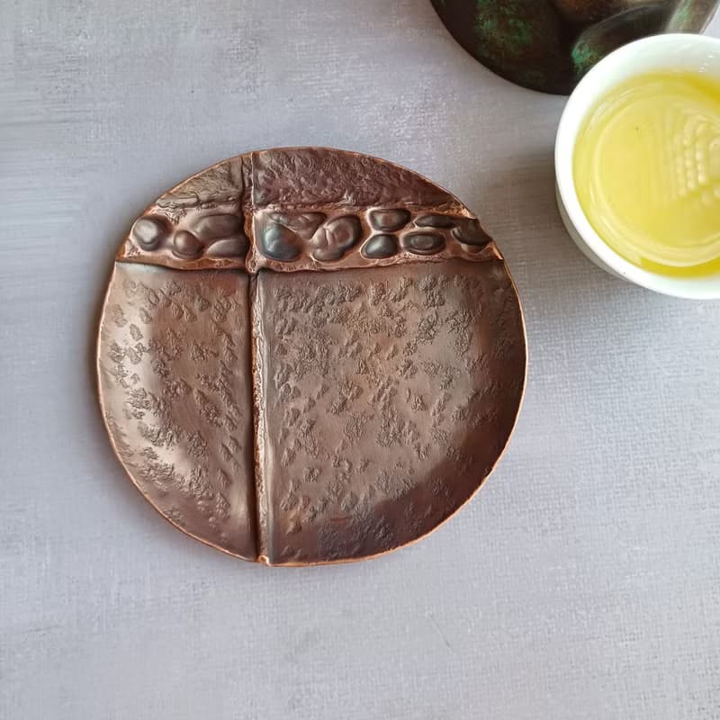 手製赤銅皺摺杯托