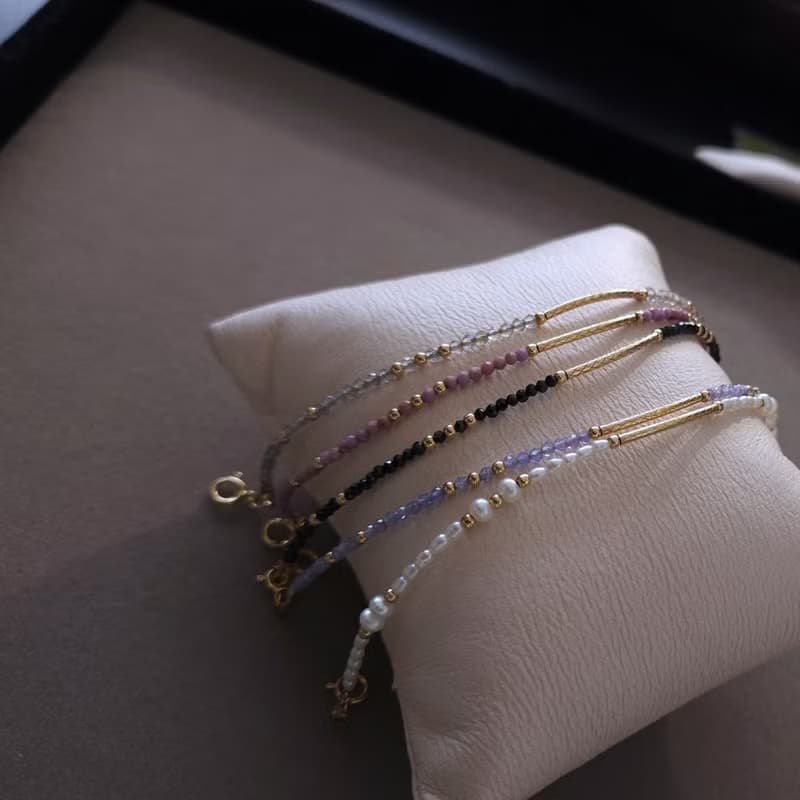 14kgf 黑尖晶石極簡天然石手鍊