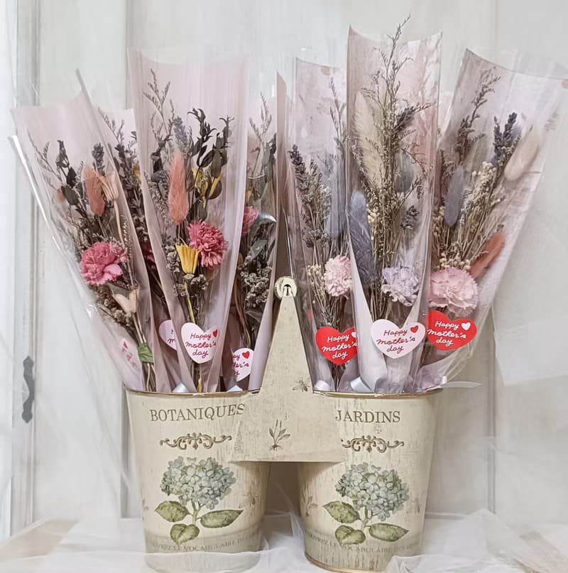 畢業花束禮物 永生康乃馨乾燥花束情人節生日工商企業贈品課程
