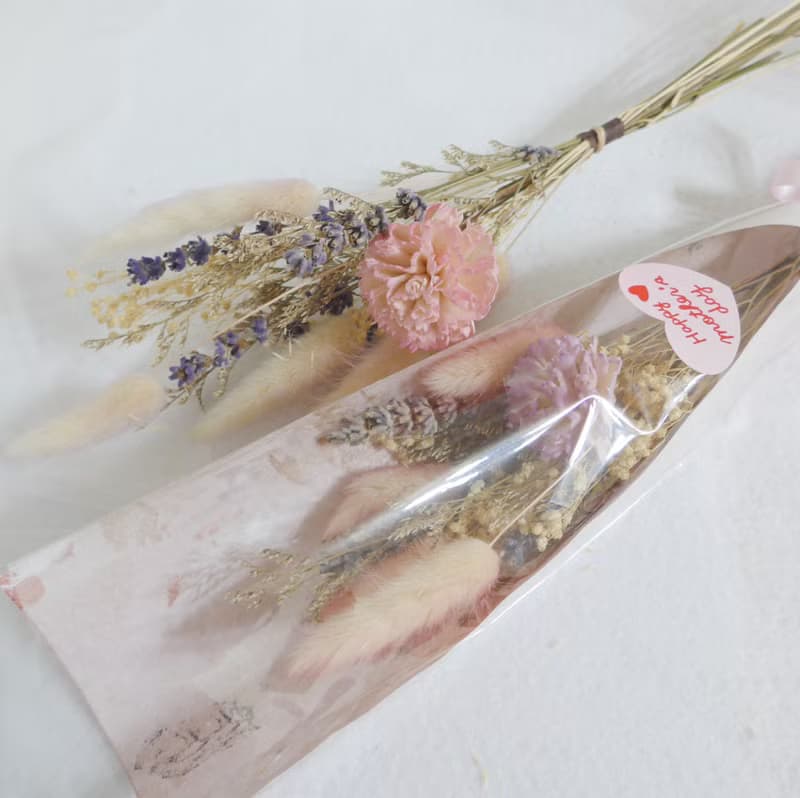 畢業花束禮物 永生康乃馨乾燥花束情人節生日工商企業贈品課程