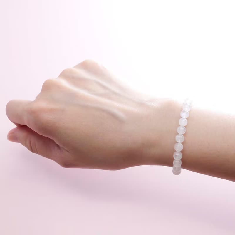 藍月光石 6MM  天然石手鍊 -- 守護愛情--