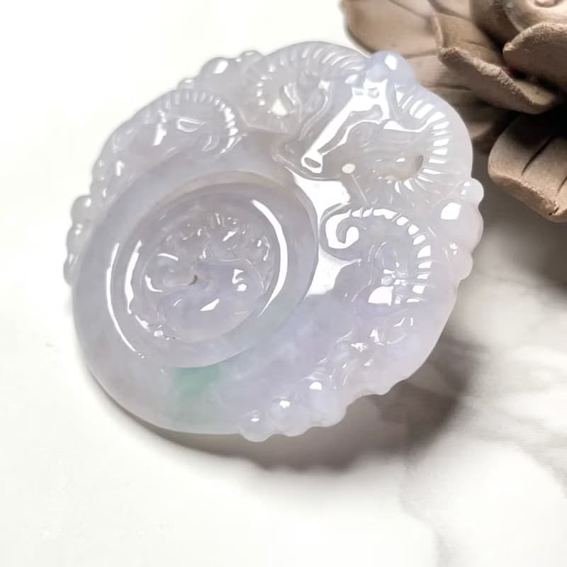 冰種飄綠花翡翠巧雕三陽開泰 | 天然緬甸玉翡翠A貨 | 送禮