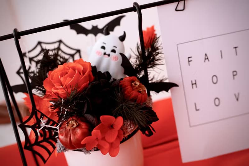 惡魔的微笑。桌禮 永生花 節慶 萬聖節 鞦韆