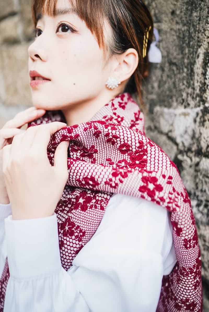 Bossom scarf 雙面暗花圍巾