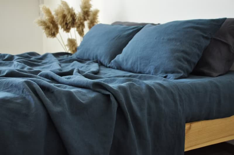 Charcoal teal linen fitted sheet / Softened linen bed sheet / Deep pocket
