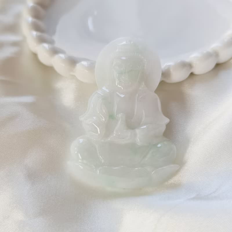 細潤飄花寶瓶觀音 | 天然緬甸玉A貨翡翠