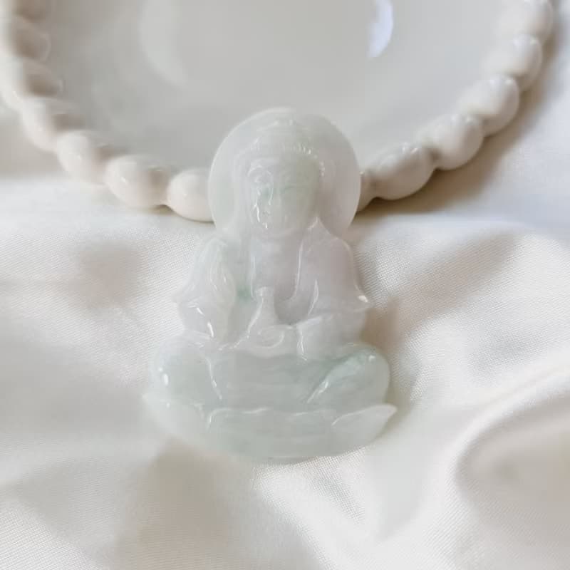 細潤飄花寶瓶觀音 | 天然緬甸玉A貨翡翠