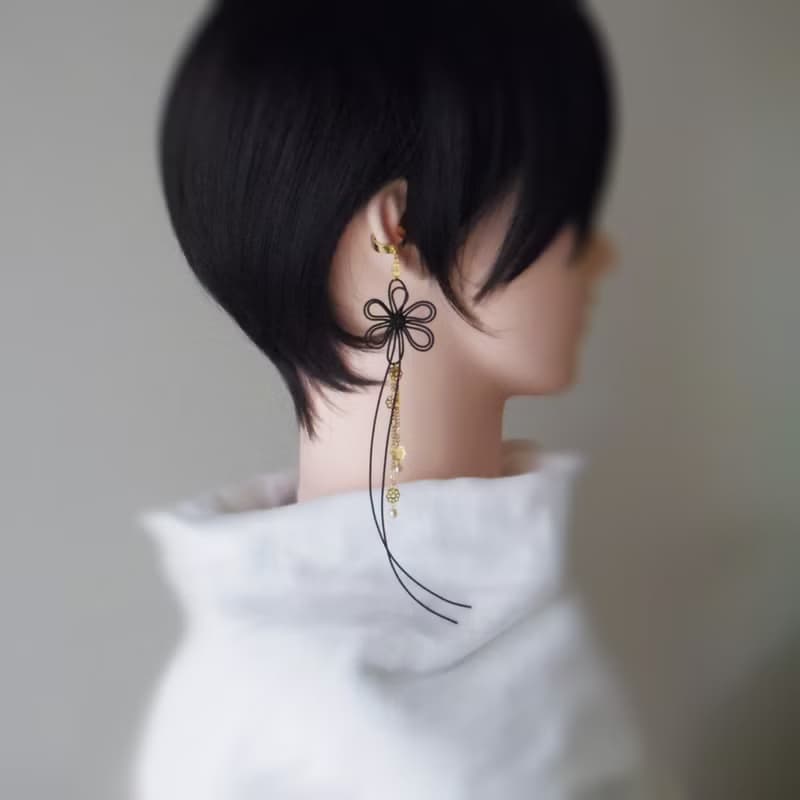 かたっぽイヤーカフ　ひとあしこつり・響