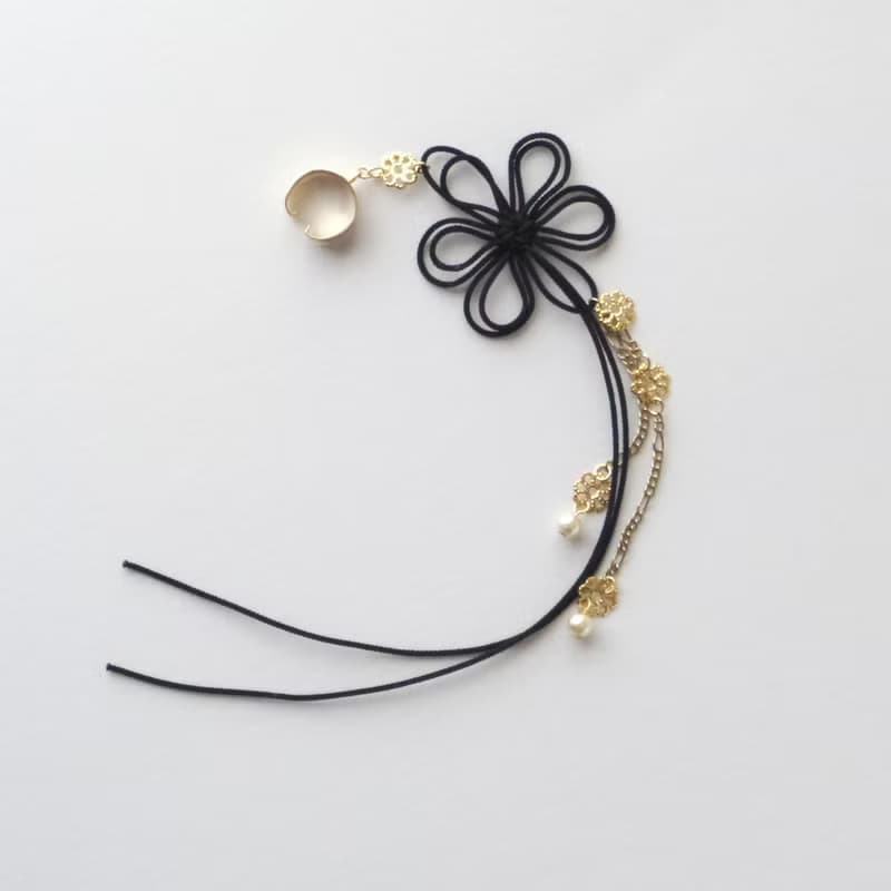 かたっぽイヤーカフ　ひとあしこつり・響