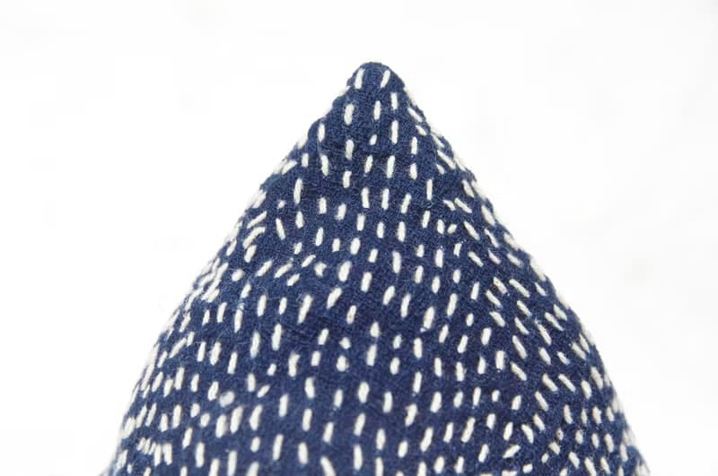 情人節禮物 母親節禮物 限量手工 手工藍染刺繡零錢包 / 收納包 / 小包 / 雜物包 / 耳機收納袋 / 悠遊卡套 - 藍色的隨想 indigo藍染手工刺繡包