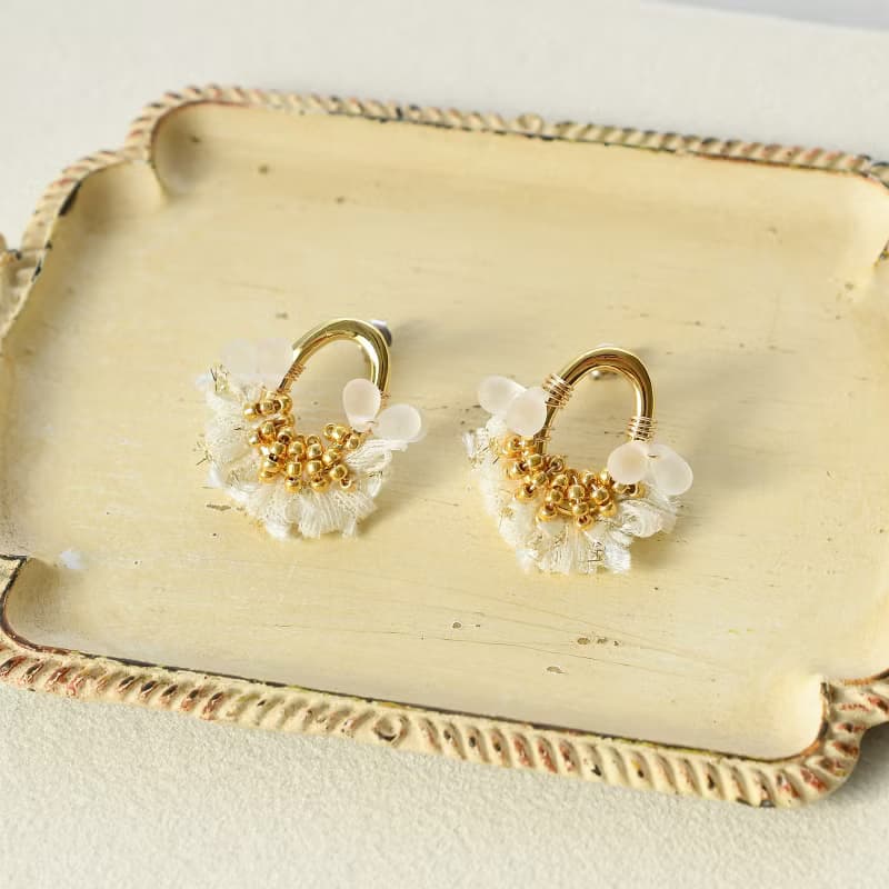 イヤリング/Oval tassel pierced earring /Small White