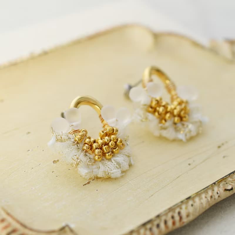 イヤリング/Oval tassel pierced earring /Small White