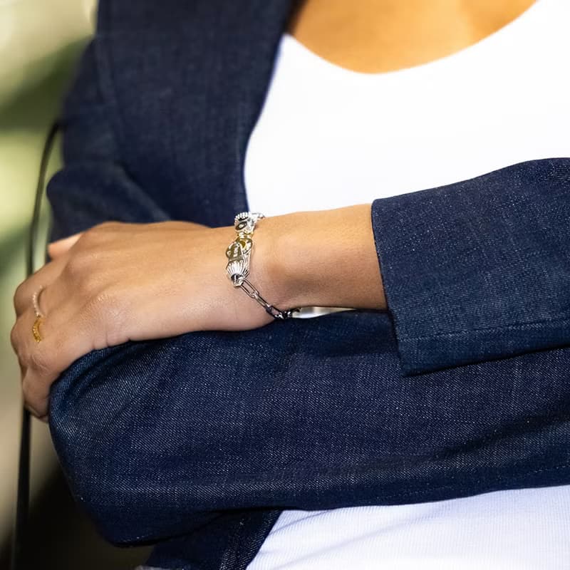 (TW PDF) TIME MOVEMENT BLUE DIAMOND BRACELET