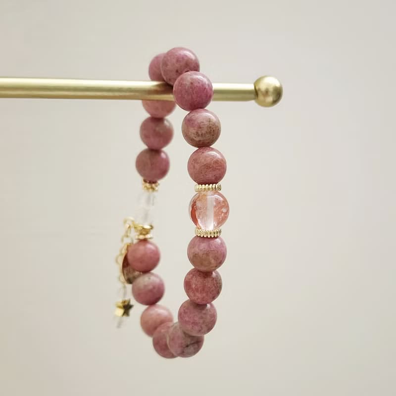 草莓拿鐵 薔薇輝/紅膠花/白水晶/月光石 天然石手鍊