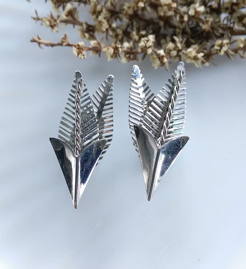Vintage Jewelry 西洋古董飾品 銀色調 立體針葉 夾式耳環
