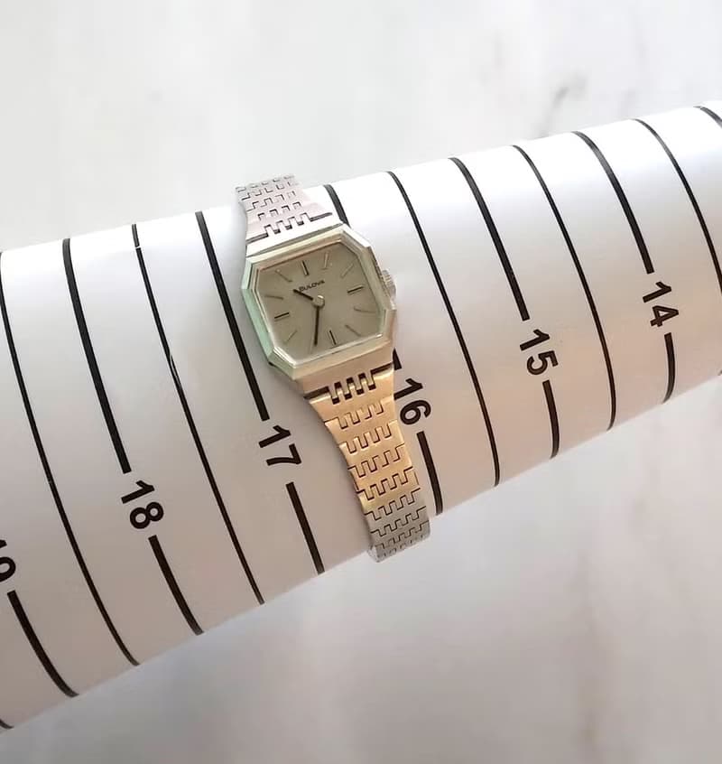 簡約內斂風格 BULOVA 寶路華 銀色 手動上鍊 女用手錶 古董機械錶