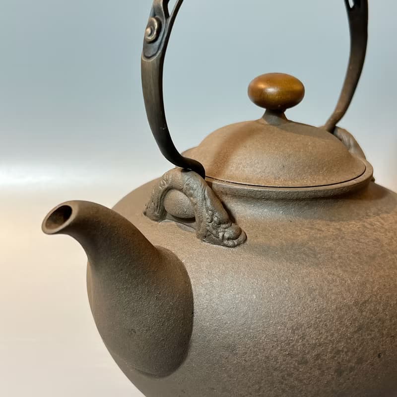 雕花銅把鐵鏽釉面燒水壺 / 煮水壺 / 小平凡手作