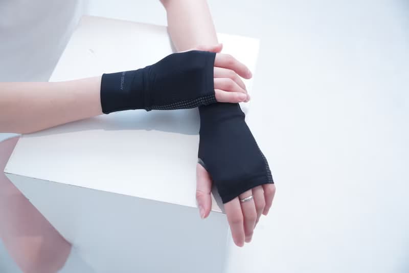 MEGA COOUV防曬冰感止滑半掌手套 手掌手套 UV-001