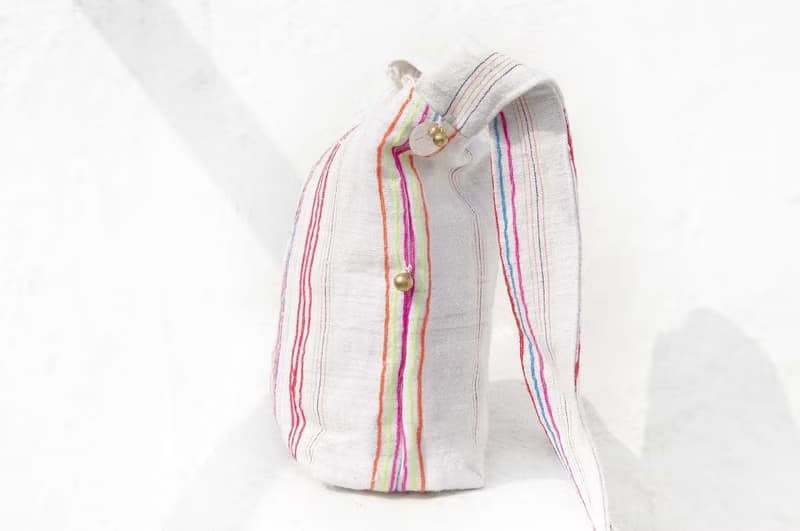 生日禮物 母親節禮物 情人節禮物 手工限量一件 天然棉麻收納包 / 民族風斜背包 / 刺繡肩背包 /側背包 - 彩虹森林 古布手工拼布棉麻 手工刺繡糖果色彩