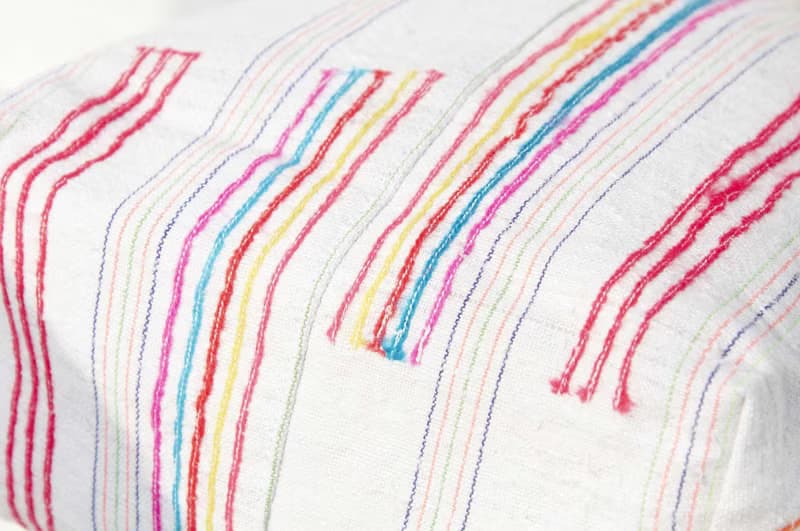 生日禮物 母親節禮物 情人節禮物 手工限量一件 天然棉麻收納包 / 民族風斜背包 / 刺繡肩背包 /側背包 - 彩虹森林 古布手工拼布棉麻 手工刺繡糖果色彩