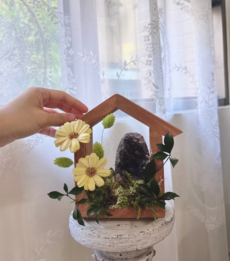 家的想像 紫水晶鎮宅小屋。不用澆水的植物 桌面小風景