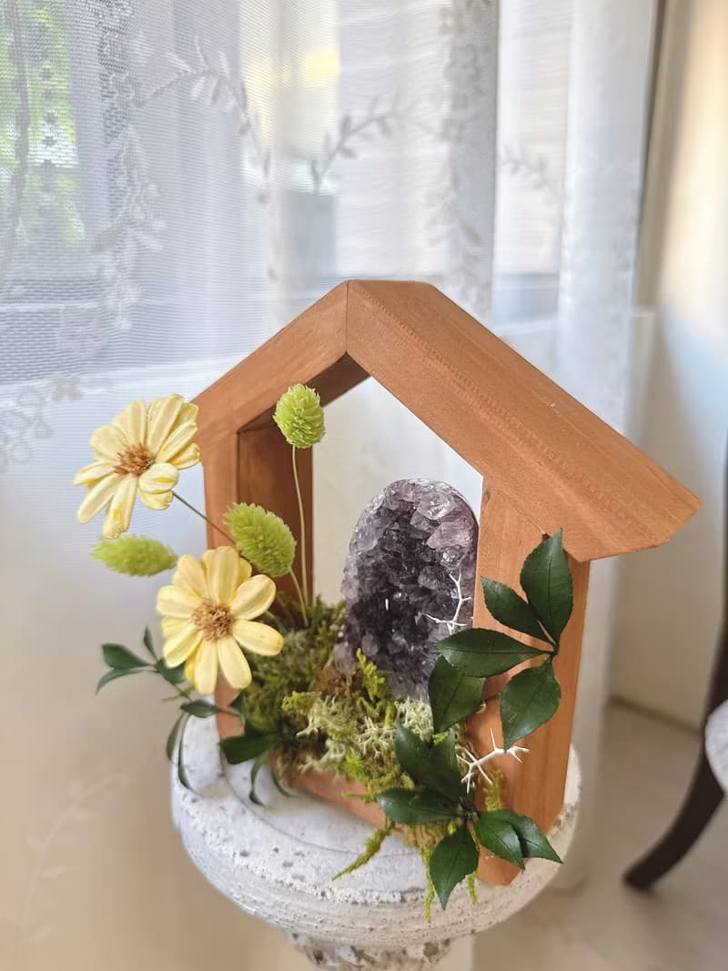 家的想像 紫水晶鎮宅小屋。不用澆水的植物 桌面小風景