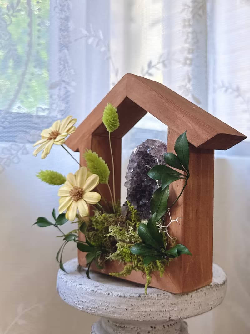 家的想像 紫水晶鎮宅小屋。不用澆水的植物 桌面小風景
