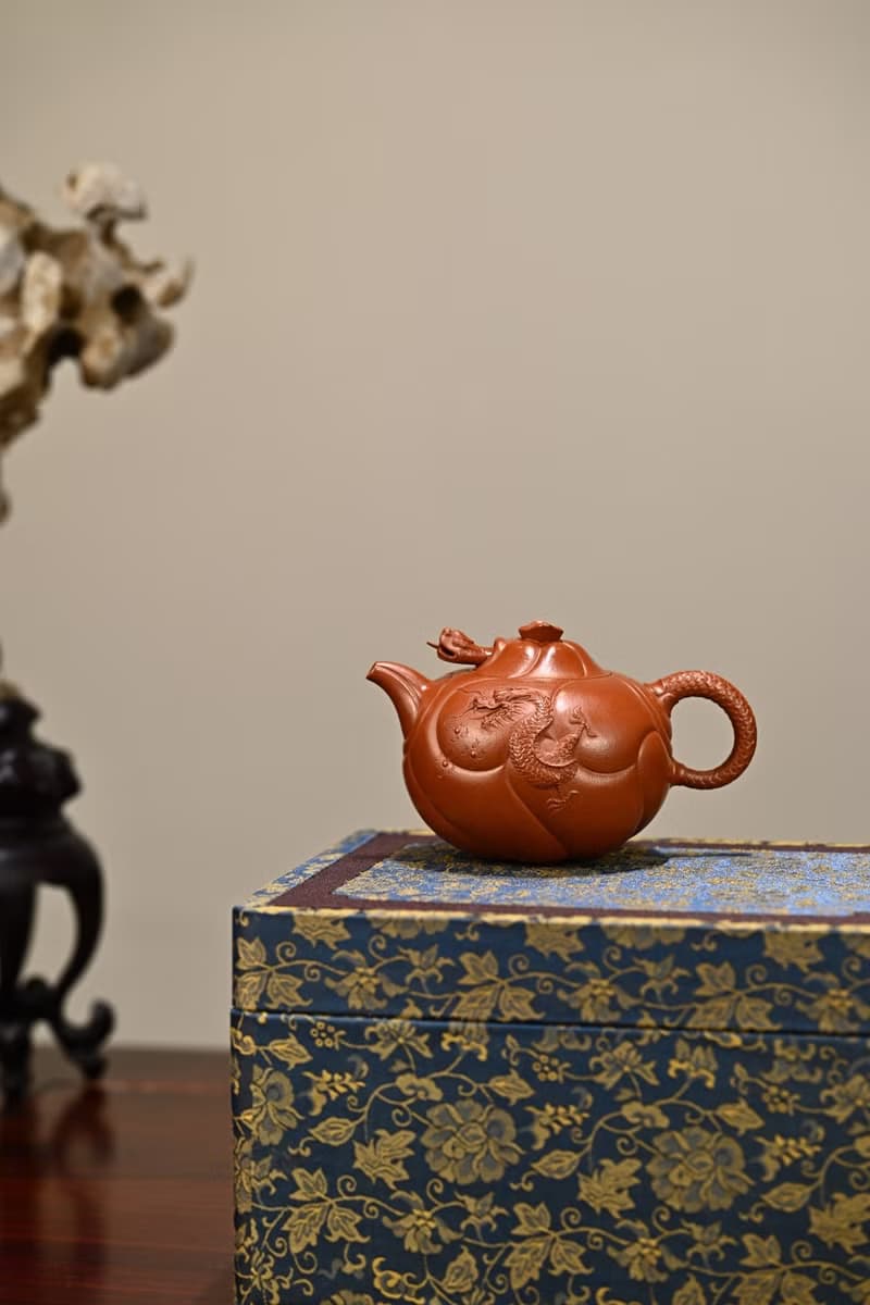 魚化龍 全手工 中青實力派王剋剋作品 容量210cc 原礦朱泥雨夜觀