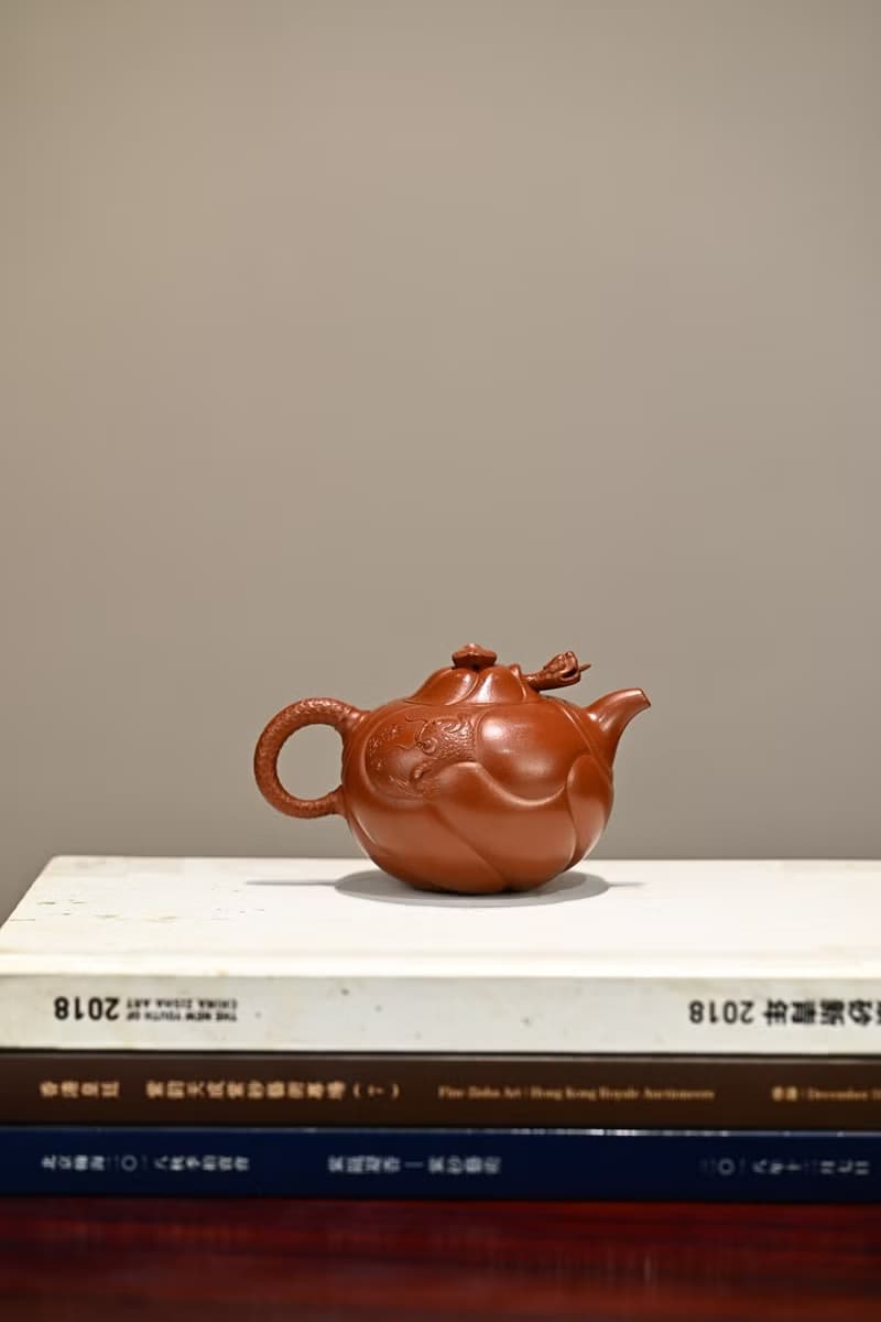 魚化龍 全手工 中青實力派王剋剋作品 容量210cc 原礦朱泥雨夜觀